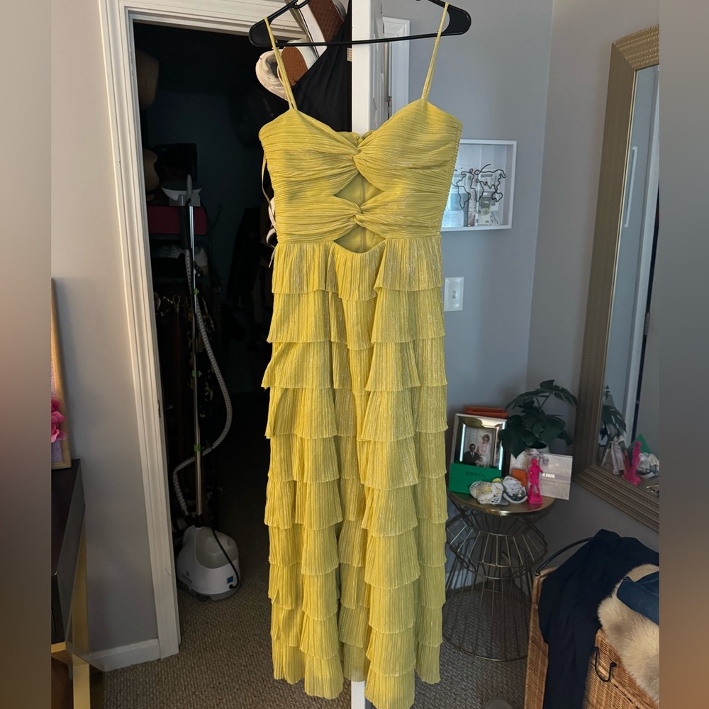 Gianni Bini Grace Metallic Plisse Sweetheart Neck Cut-Out Tiered Dress size 8